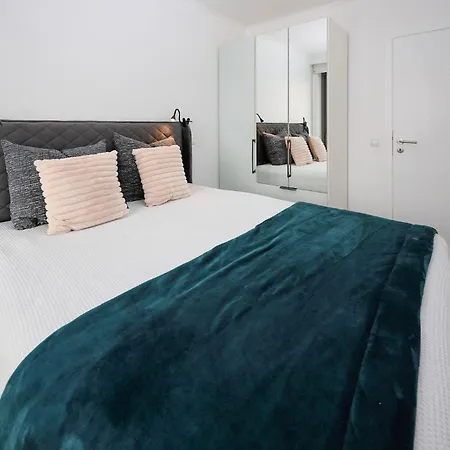 Apartment Awesome In Ostend